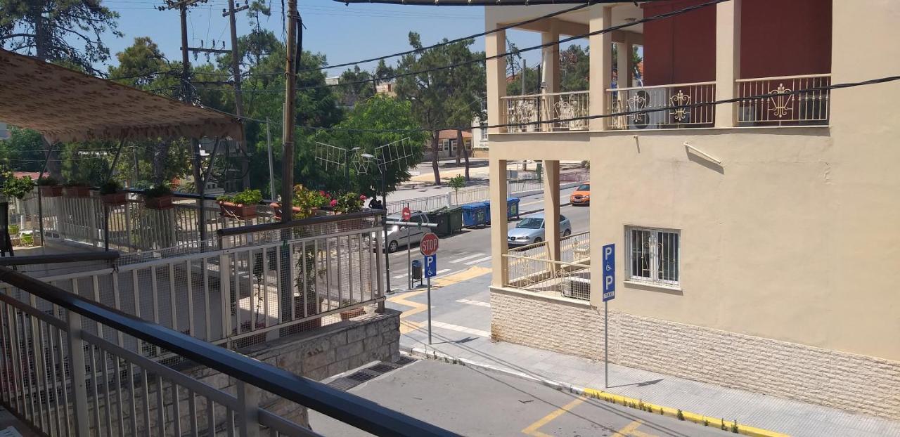 The George Apartments Nea Kallikrateia Kültér fotó